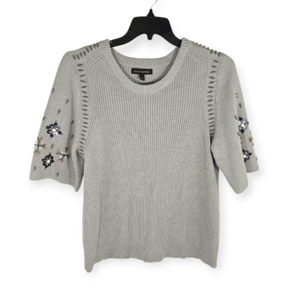 {Banana Republic} Gray Short Sleeve Sweater with Floral Embellishments - XL